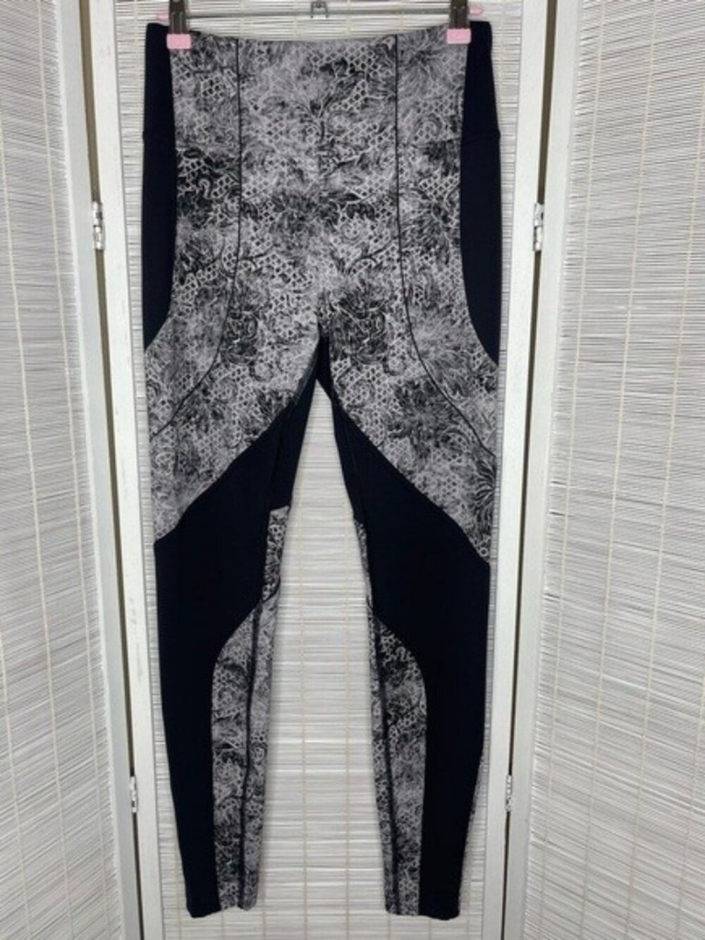 Lululemon Nylon Lycra Serigraph Starlight High Rise 28" Yoga Leggings Black 8